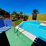 Con Piscina Climatizada Y Vistas Al Mar