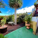 Villa Con Piscina Climatizada Y Vistas Al Mar Puntillo Del Sol