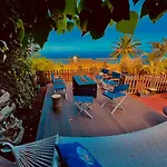 Villa Con Piscina Climatizada Y Vistas Al Mar