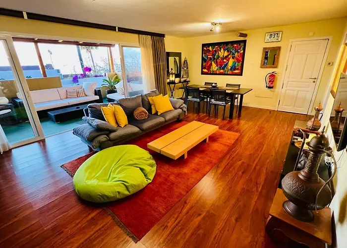 Con Piscina Climatizada Y Vistas Al Mar