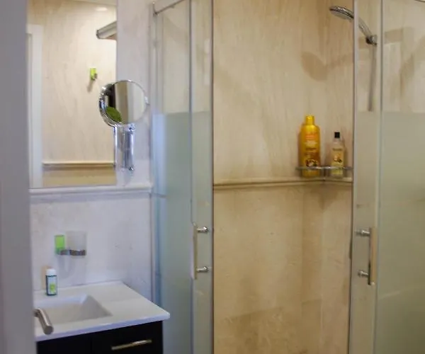 Con Piscina Climatizada Y Vistas Al Mar Willa