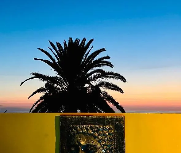 Con Piscina Climatizada Y Vistas Al Mar