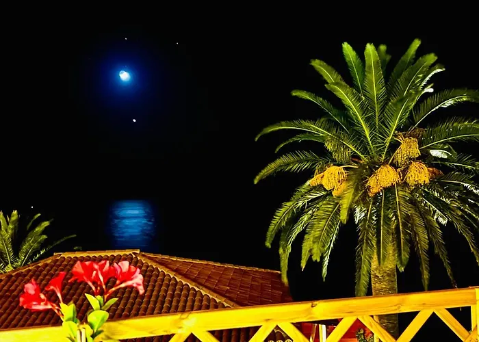 Con Piscina Climatizada Y Vistas Al Mar Willa