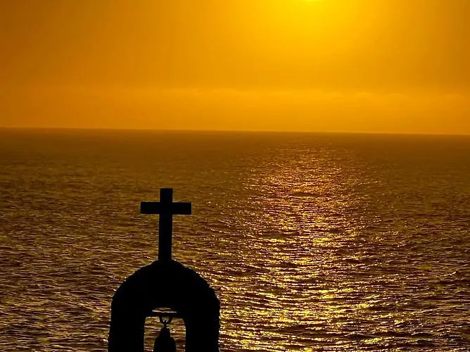Con Piscina Climatizada Y Vistas Al Mar Willa Puntillo Del Sol