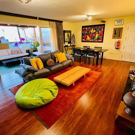 Con Piscina Climatizada Y Vistas Al Mar