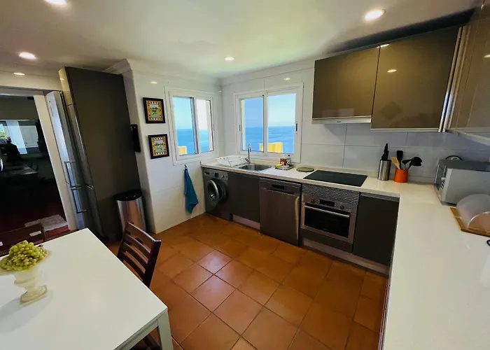 Con Piscina Climatizada Y Vistas Al Mar Villa Puntillo Del Sol