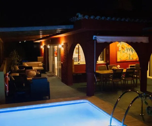 Con Piscina Climatizada Y Vistas Al Mar Villa *