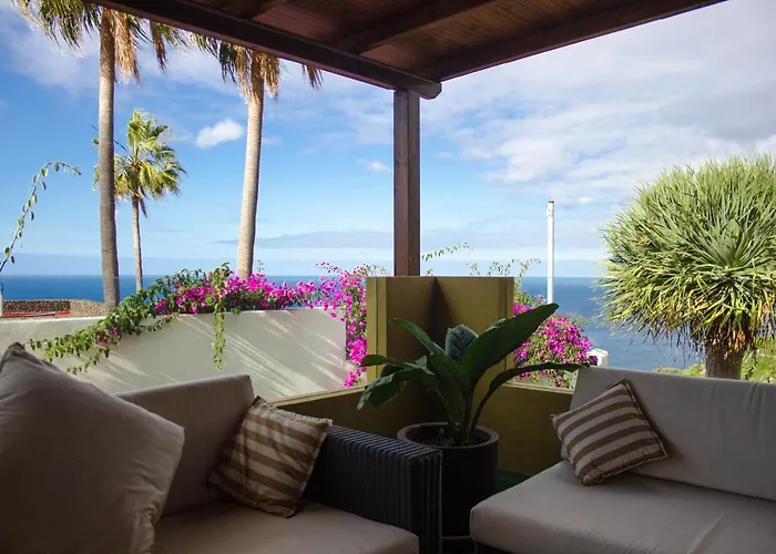 Vila Con Piscina Climatizada Y Vistas Al Mar